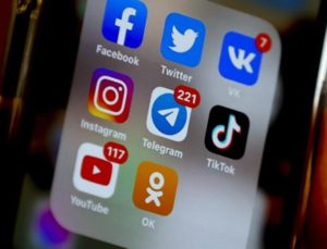 Sosyal medya platformları Facebook ve Instagram çöktü